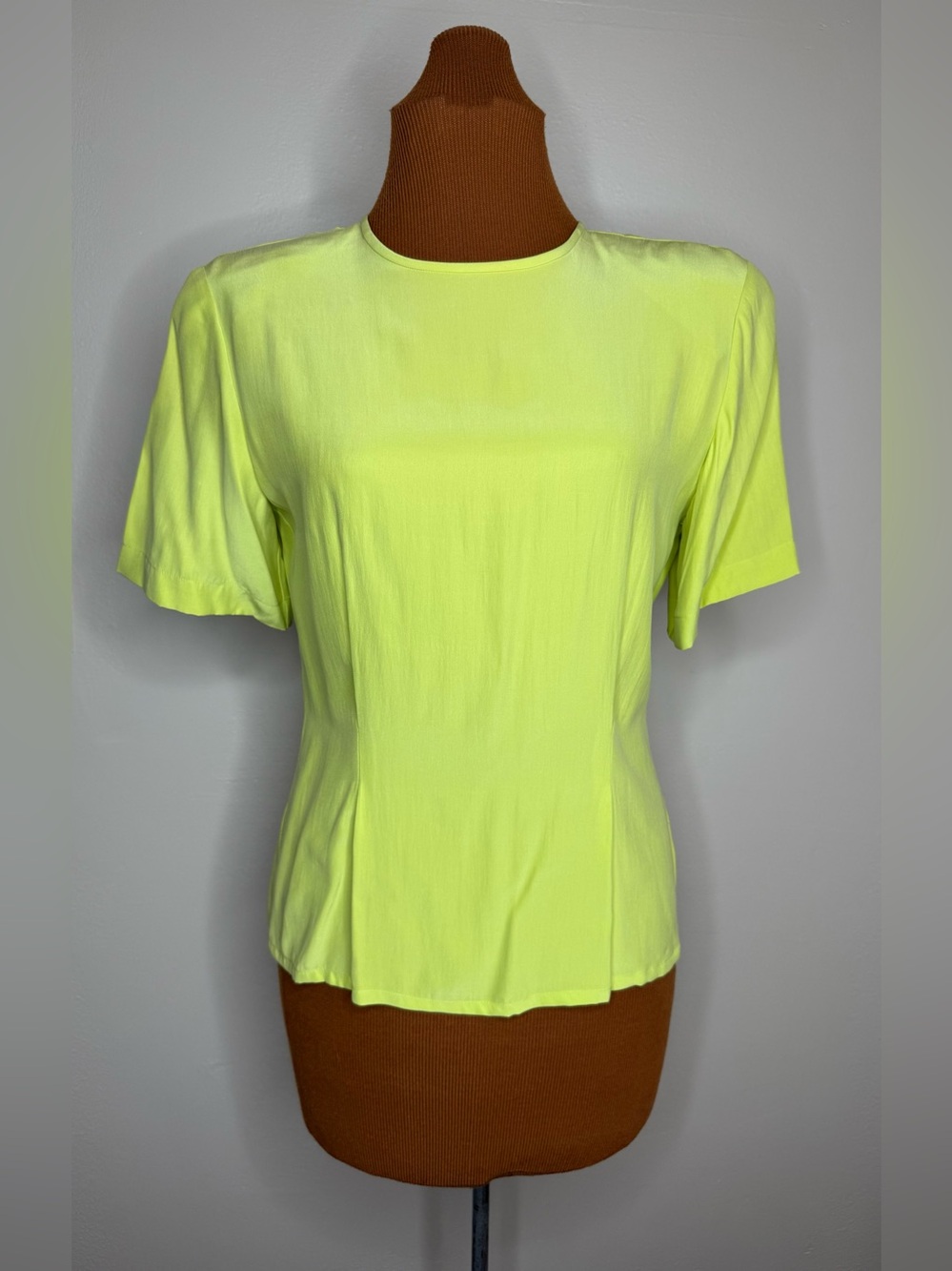 Dana Buchman Silk Bright Yellow Short Sleeve Crewneck Top Vintage Size 4